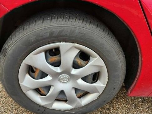 Used 2015 MAZDA MAZDA3 i Sport image 27