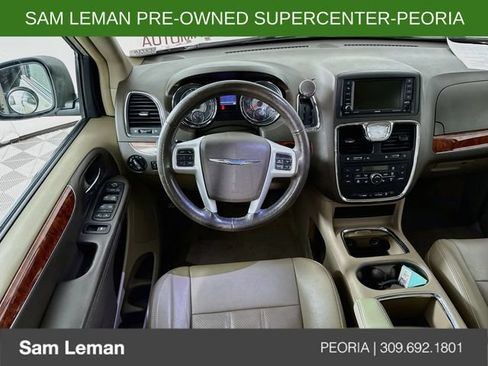 Used 2014 Chrysler Town & Country Touring-L w/ Driver Convenience Group FWD image 20