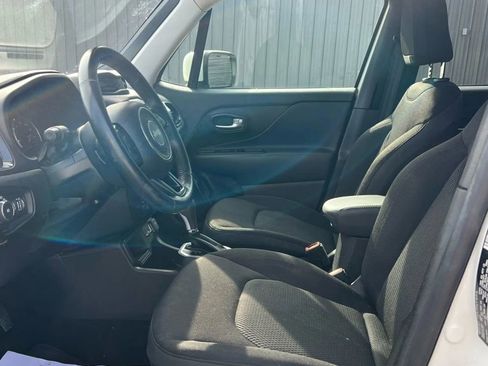 Used 2020 Jeep Renegade Altitude image 9