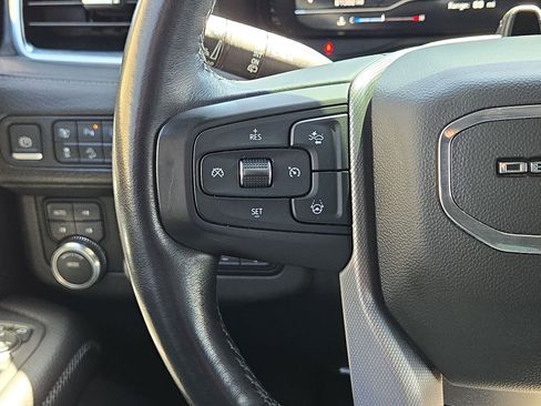 Used 2023 GMC Yukon Denali w/ Advanced Technology Package AWD/4WD image 21