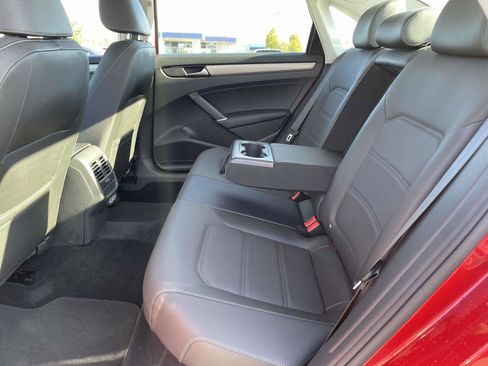 Used 2022 Volkswagen Passat 2.0T SE image 17