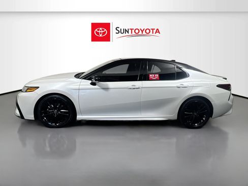 Used 2021 Toyota Camry XSE FWD image 7