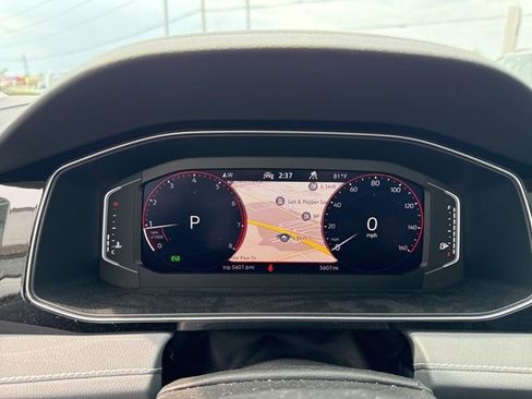 Used 2025 Volkswagen Jetta SEL image 9