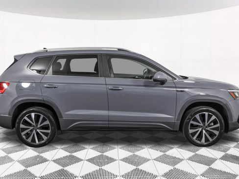 Used 2023 Volkswagen Taos SE FWD image 13