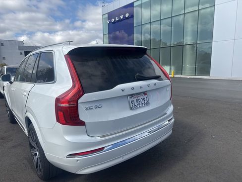 Certified 2024 Volvo XC90 T8 Ultimate w/ Lounge Package image 5