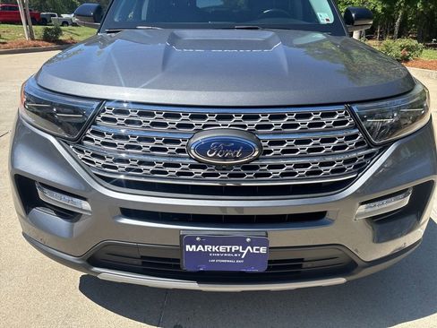 Used 2022 Ford Explorer Limited w/ Equipment Group 301A image 25