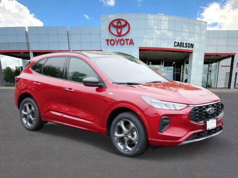 Used 2023 Ford Escape ST-Line w/ Tech Pack #1 AWD/4WD image 2