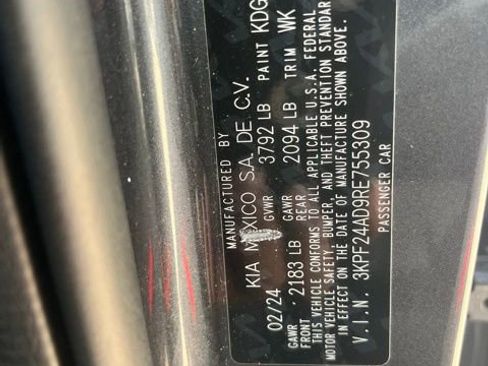 Used 2024 Kia Forte LXS w/ LXS Technology Package FWD image 13
