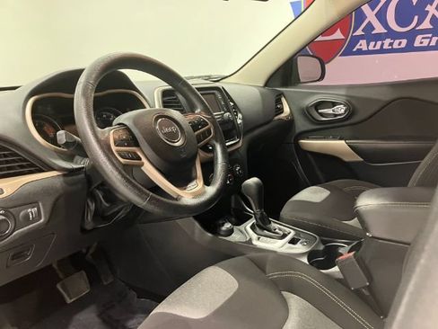 Used 2017 Jeep Cherokee Sport w/ Trailer Tow Group AWD/4WD image 24