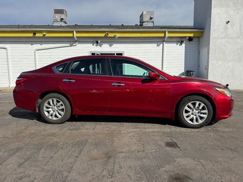 Used 2017 Nissan Altima 2.5 S w/ Power Driver Seat Package FWD image 6