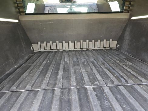 Used 2025 Tesla Cybertruck AWD Crew Cab image 5