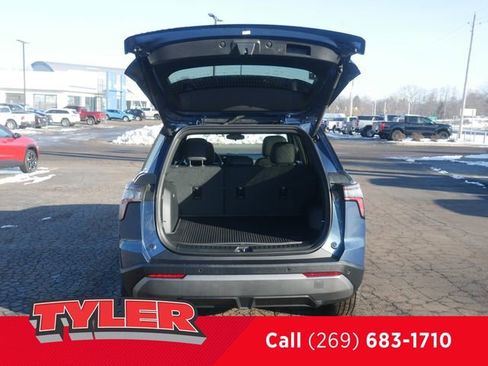 New 2026 Chevrolet Equinox LT w/ Convenience Package II image 16