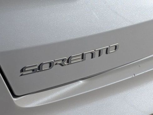 Used 2023 Kia Sorento EX image 11