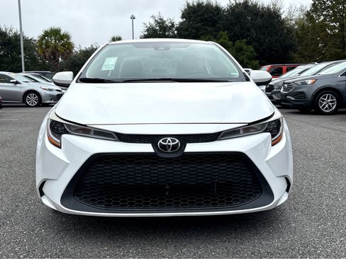 Used 2021 Toyota Corolla LE image 2
