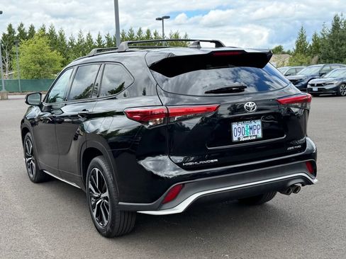 Used 2021 Toyota Highlander XSE AWD/4WD image 6