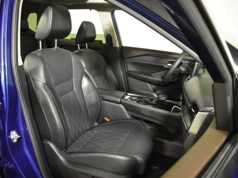 Used 2023 Nissan Rogue Platinum AWD/4WD image 35