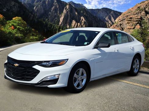 Used 2024 Chevrolet Malibu LS FWD image 2