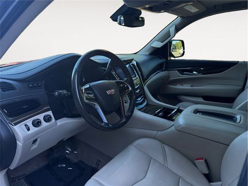 Used 2020 Cadillac Escalade Premium Luxury AWD/4WD image 10