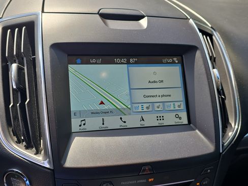 Used 2018 Ford Edge Titanium w/ Equipment Group 302A AWD/4WD image 25