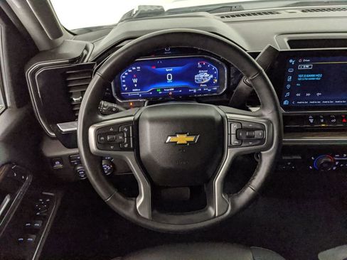 Used 2024 Chevrolet Silverado 3500 LT w/ Convenience Package image 16