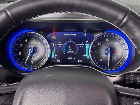 Used 2021 Chrysler Pacifica Touring-L w/ Uconnect Theater Family Group FWD image 14