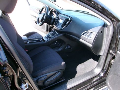 Used 2015 Chrysler 200 Limited w/ Convenience Group FWD image 11