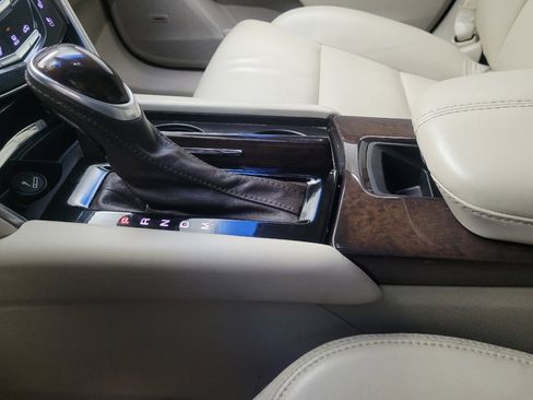 Used 2016 Cadillac XTS Luxury w/ Driver Awareness Package image 26