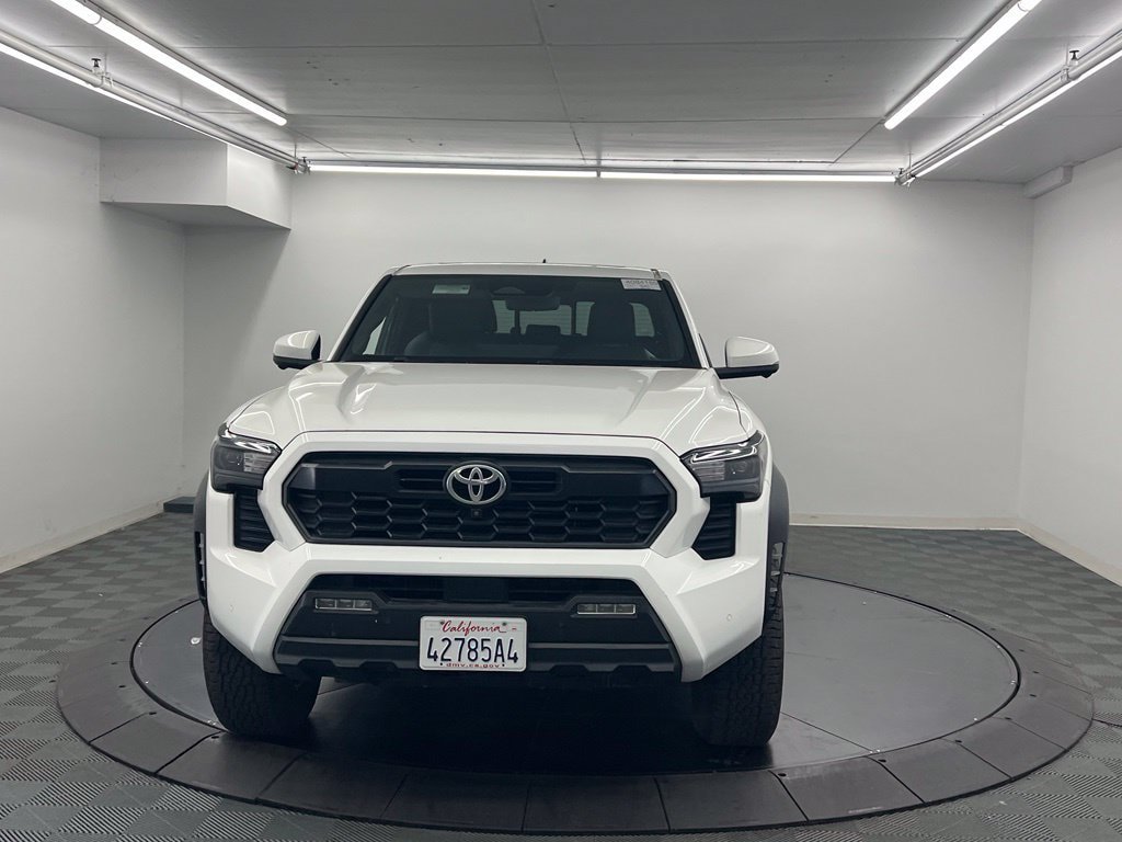 Used 2024 Toyota Tacoma TRD Off-Road w/ TRD Off Road Premium Package AWD/4WD image 4