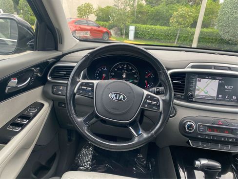 Used 2019 Kia Sorento SX AWD/4WD image 16