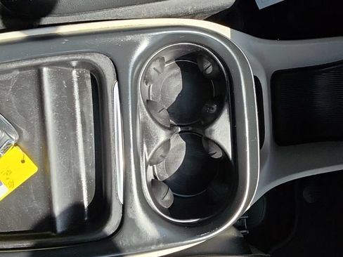 Used 2019 Chrysler Pacifica Touring-L FWD image 22