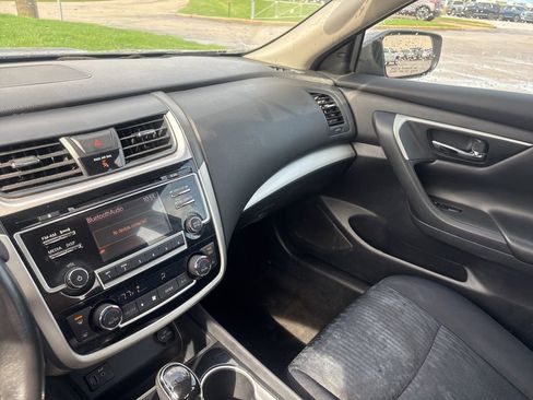 Used 2018 Nissan Altima 2.5 SV image 22