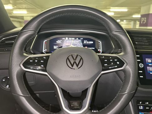 Used 2023 Volkswagen Tiguan SEL R-Line image 30