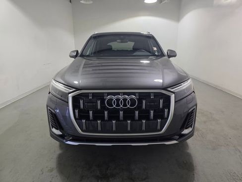 Used 2025 Audi Q7 2.0T Premium image 2