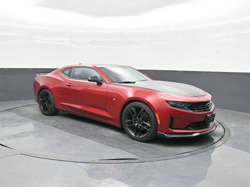 Used 2020 Chevrolet Camaro LT w/ 1LE Track Performance Package RWD image 1