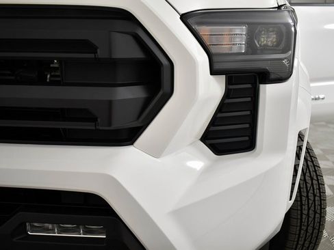 Certified 2025 Toyota Tacoma SR5 image 2