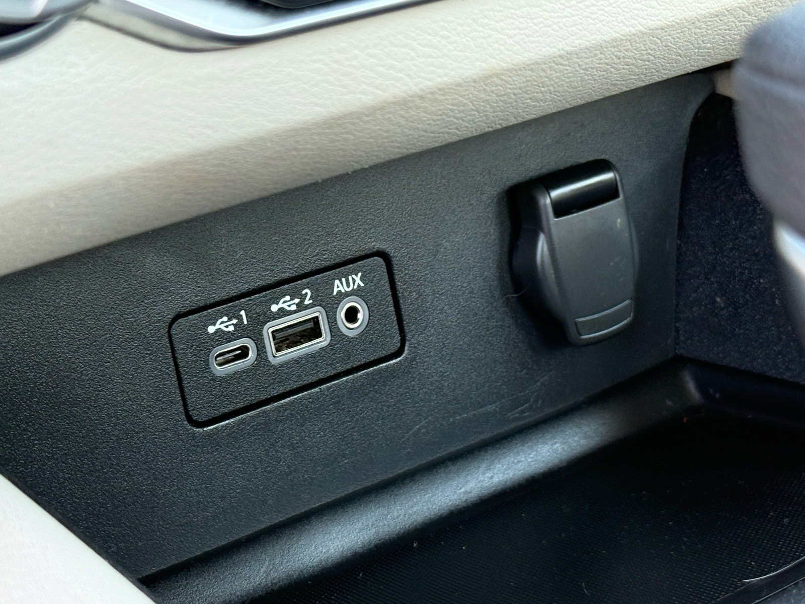 Used 2025 Nissan Altima 2.5 SV FWD image 24