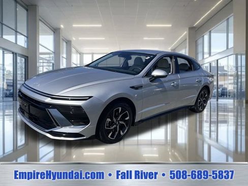 Used 2025 Hyundai Sonata SEL FWD image 1