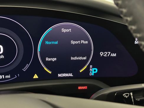 Used 2024 Porsche Taycan 4S w/ Premium Package image 12