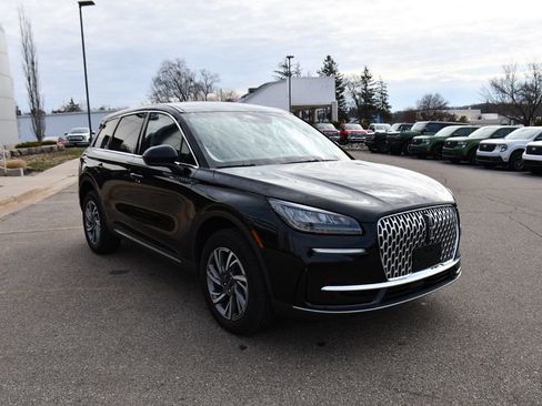 Used 2024 Lincoln Corsair Premiere image 9