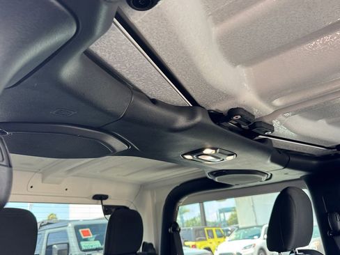 Used 2021 Jeep Wrangler Sport S AWD/4WD image 5