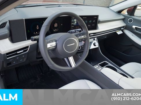 Used 2025 Hyundai Sonata SEL FWD image 11