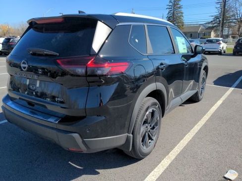 New 2026 Nissan Rogue SV w/ SV Premium Package AWD/4WD image 5