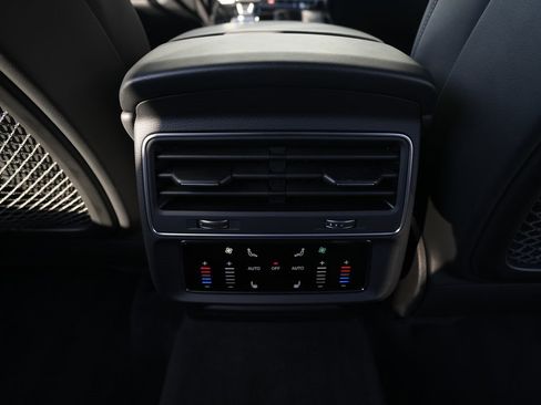 Used 2021 Audi Q7 3.0T Prestige image 43