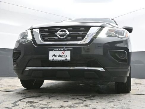 Used 2018 Nissan Pathfinder S image 31