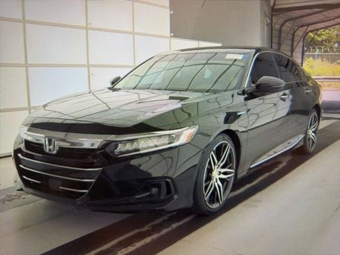 Used 2022 Honda Accord Touring image 2