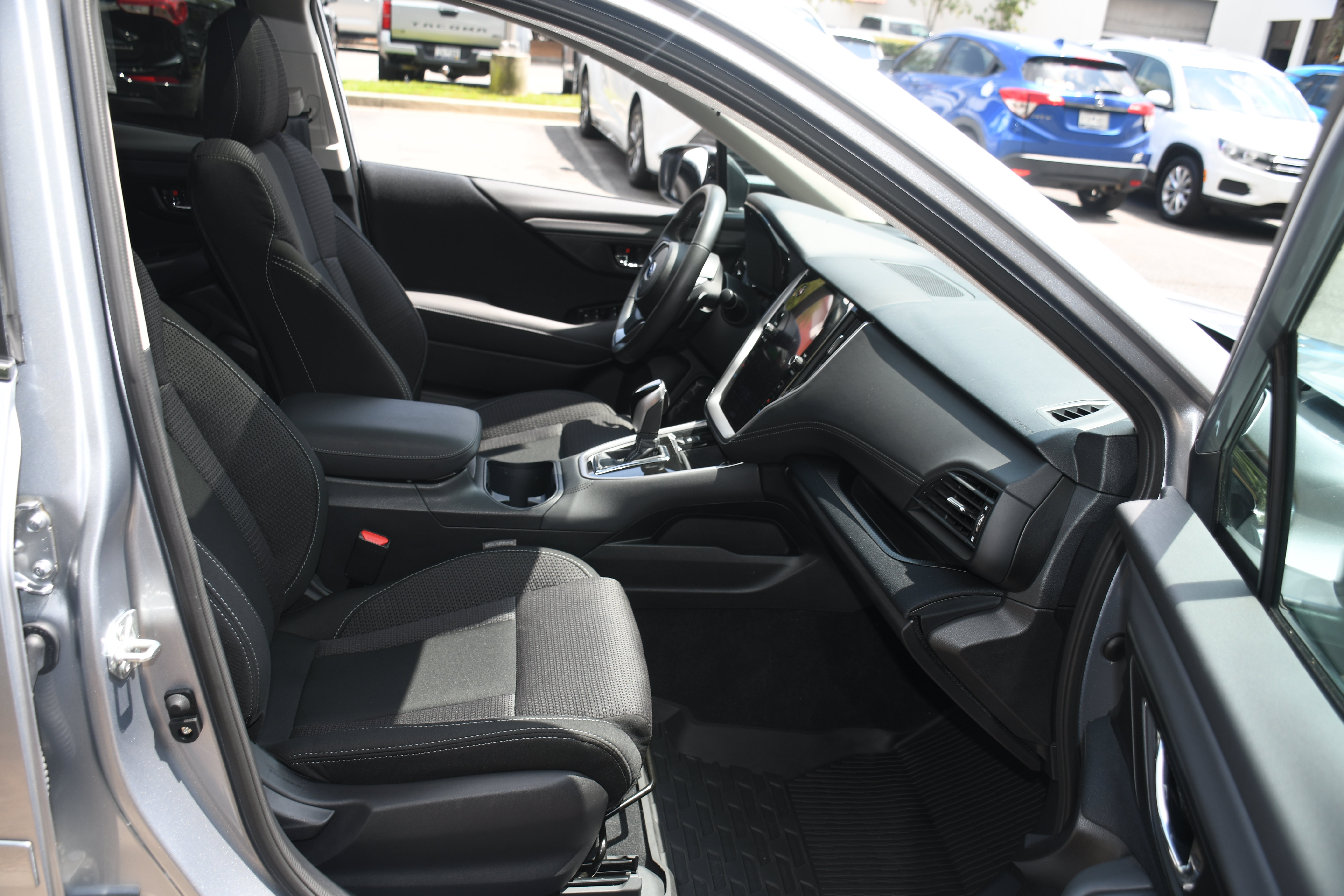 Used 2025 Subaru Outback Premium AWD/4WD image 21