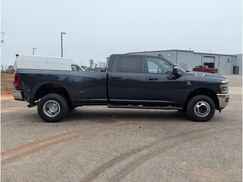 New 2026 RAM 3500 Tradesman AWD/4WD image 10