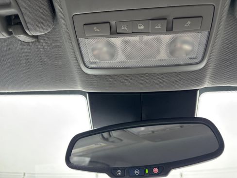 Used 2019 Chevrolet Trax LT w/ LT Convenience Package image 39