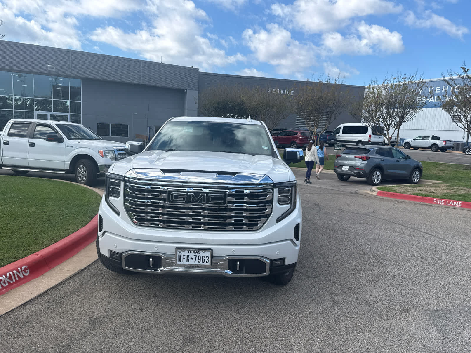 Used 2022 GMC Sierra 1500 Denali w/ Denali Reserve Package RWD image 2