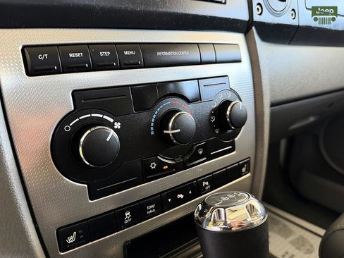 Used 2007 Jeep Commander Sport RWD image 20